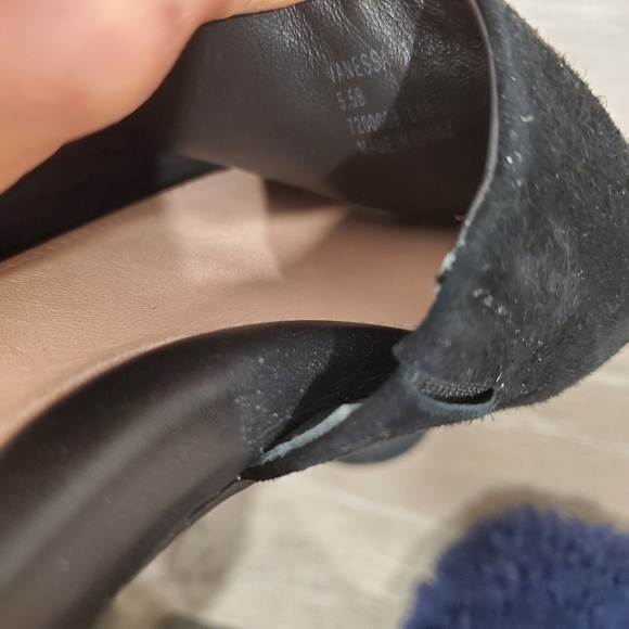 NEW Taryn Rose Vanessa Black Suede Slide Sandals - Picture 4 of 4